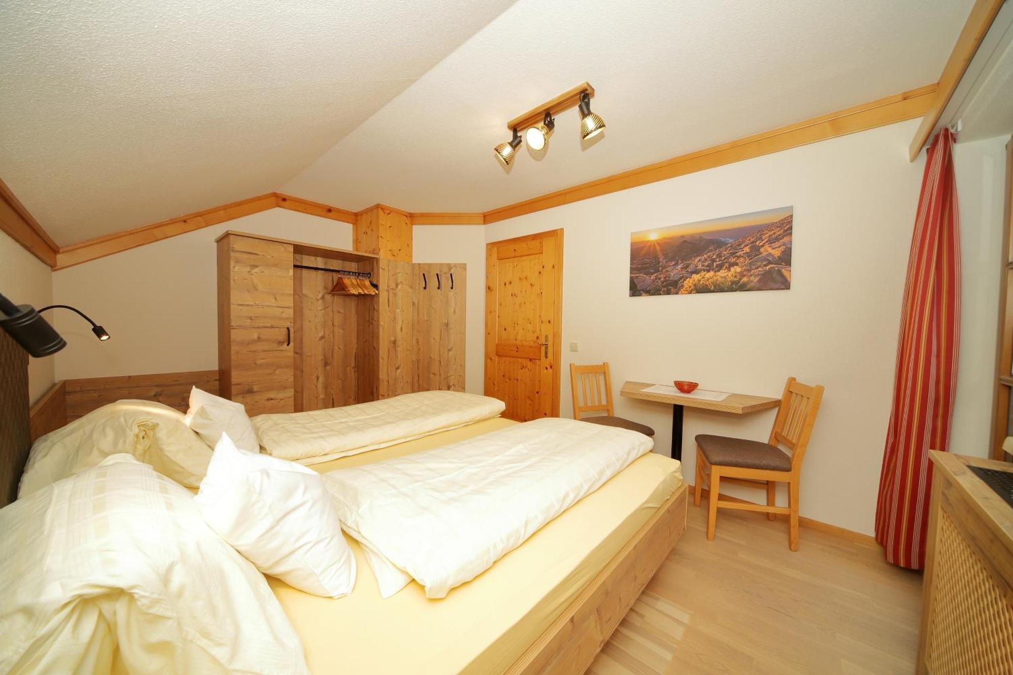 Linarhof Apartment Urlaub Am Bio Bauernhof Haus im Ennstal Room photo